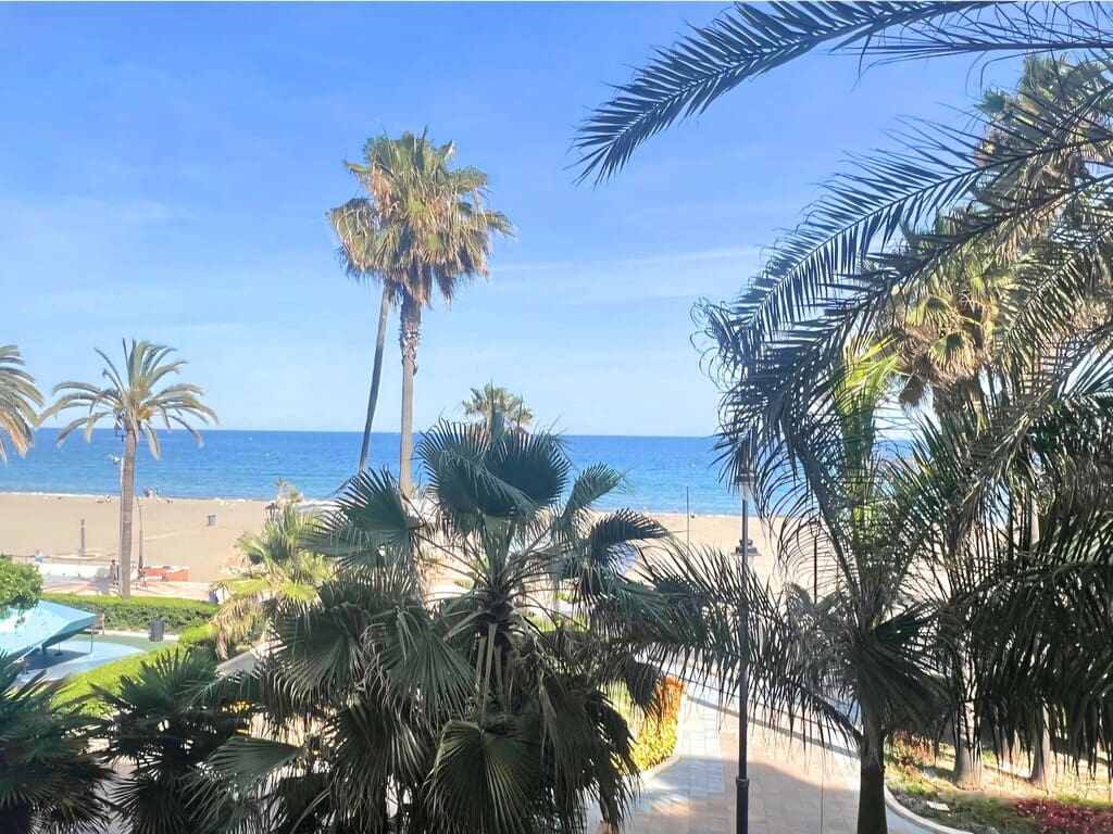 2 Zimmer Apartment zu verkaufen in Estepona - 895.000 € (Ref: 9924210)