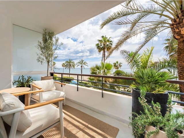 2 Zimmer Apartment zu verkaufen in Estepona - 895.000 € (Ref: 9924210)