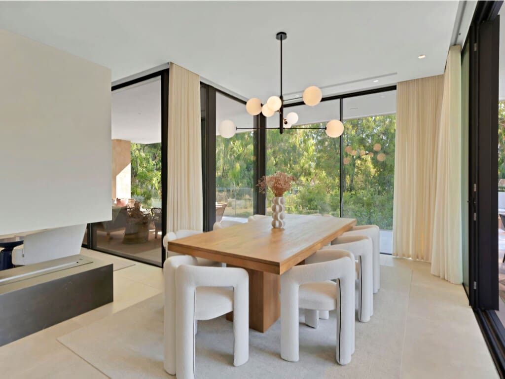 6 bedroom Villa for sale in Nueva Andalucia with pool garage - € 4,950,000 (Ref: 9926886)
