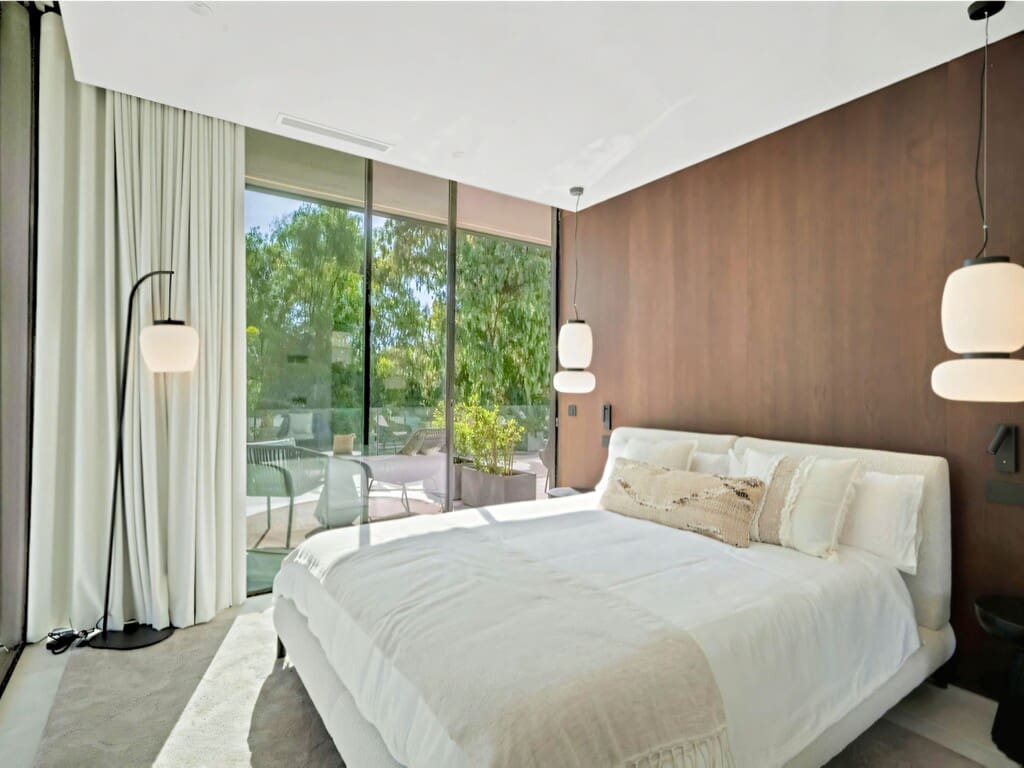 6 bedroom Villa for sale in Nueva Andalucia with pool garage - € 4,950,000 (Ref: 9926886)