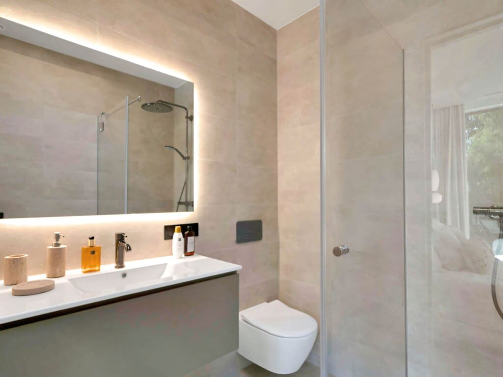 6 bedroom Villa for sale in Nueva Andalucia with pool garage - € 4,950,000 (Ref: 9926886)