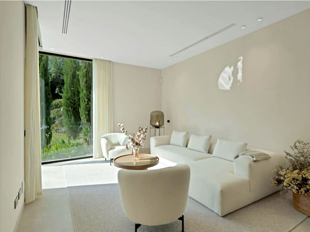 6 bedroom Villa for sale in Nueva Andalucia with pool garage - € 4,950,000 (Ref: 9926886)