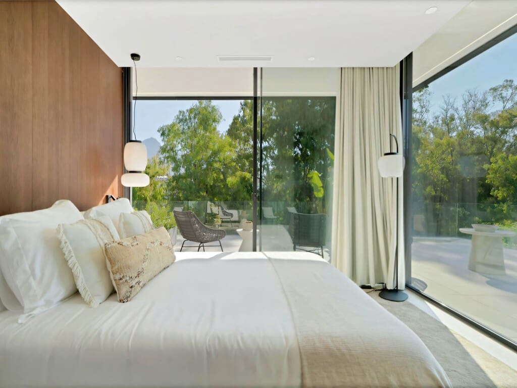 6 bedroom Villa for sale in Nueva Andalucia with pool garage - € 4,950,000 (Ref: 9926886)