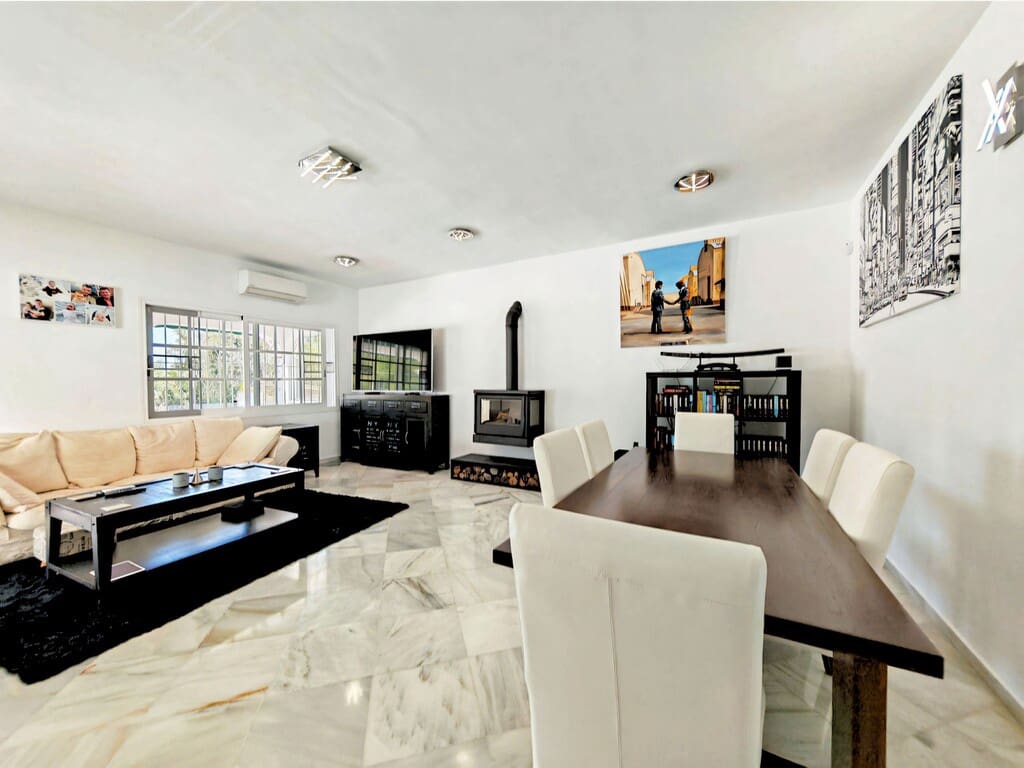 3 soveværelse Villa til salg i Benalmadena med swimmingpool garage - € 895.000 (Ref: 9928873)