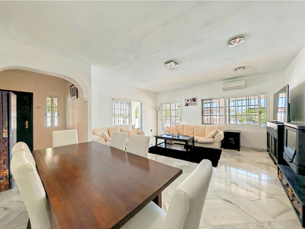 3 soveværelse Villa til salg i Benalmadena med swimmingpool garage - € 895.000 (Ref: 9928873)