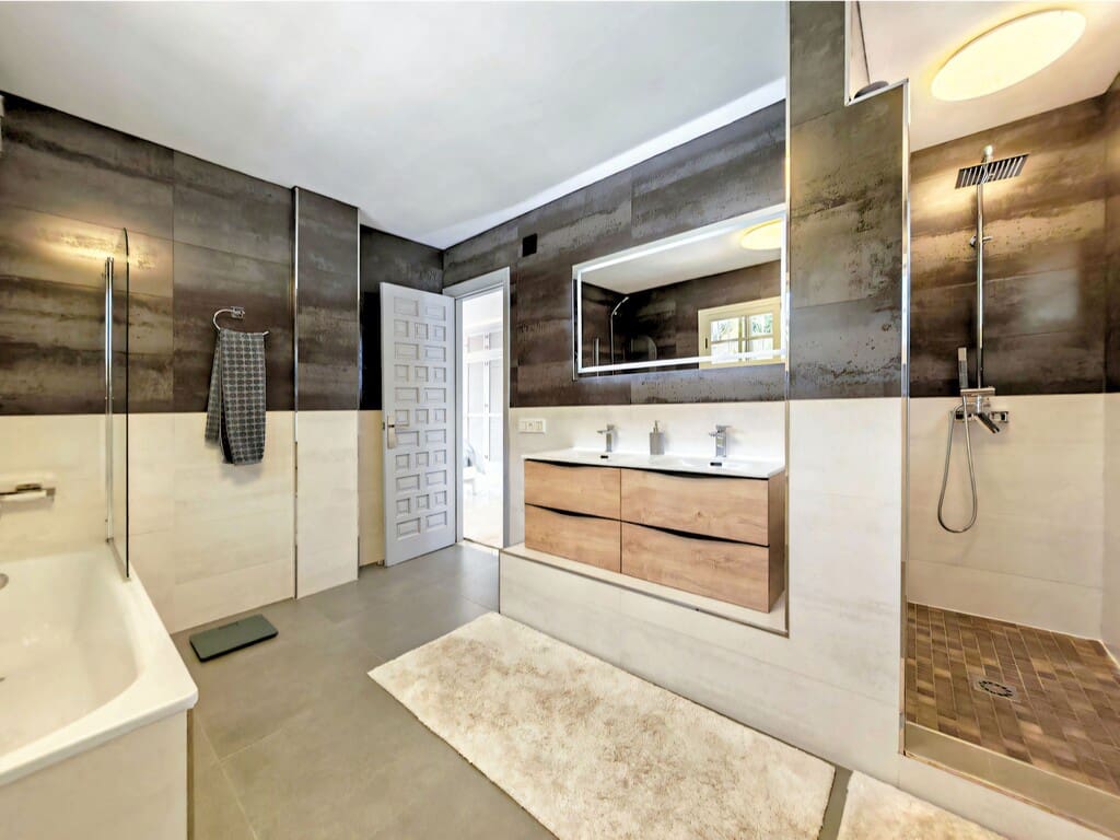 3 soveværelse Villa til salg i Benalmadena med swimmingpool garage - € 895.000 (Ref: 9928873)