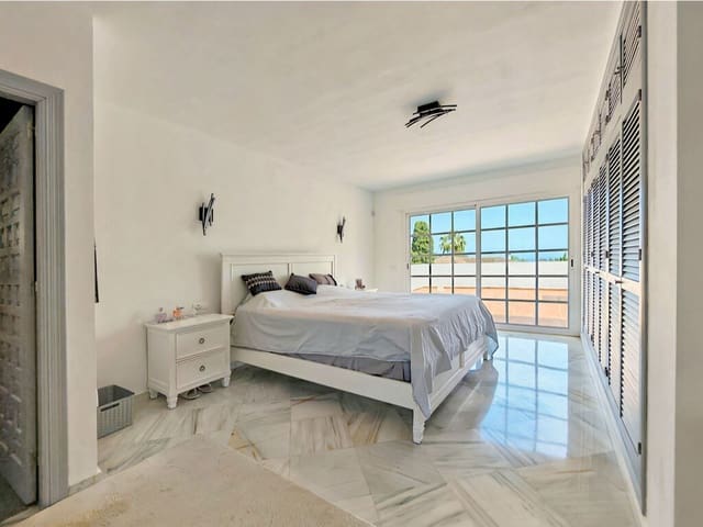 3 soveværelse Villa til salg i Benalmádena med swimmingpool garage - € 895.000 (Ref: 9928873)