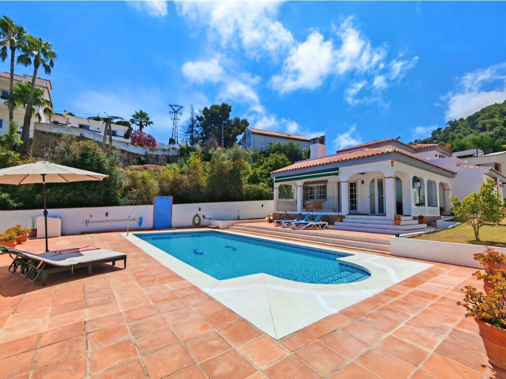 3 soveværelse Villa til salg i Benalmadena med swimmingpool garage - € 895.000 (Ref: 9928873)