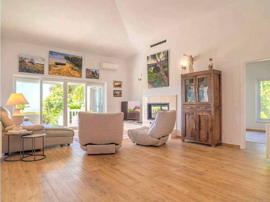 6 soverom Villa til salgs i Mijas Costa med svømmebasseng garasje - € 2 750 000 (Ref: 9928874)