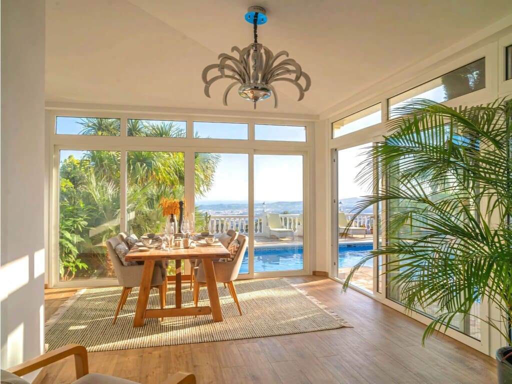 6 soverom Villa til salgs i Mijas Costa med svømmebasseng garasje - € 2 750 000 (Ref: 9928874)