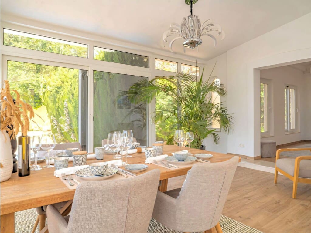 6 soverom Villa til salgs i Mijas Costa med svømmebasseng garasje - € 2 750 000 (Ref: 9928874)