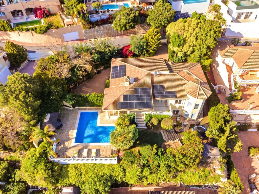 6 soverom Villa til salgs i Mijas Costa med svømmebasseng garasje - € 2 750 000 (Ref: 9928874)