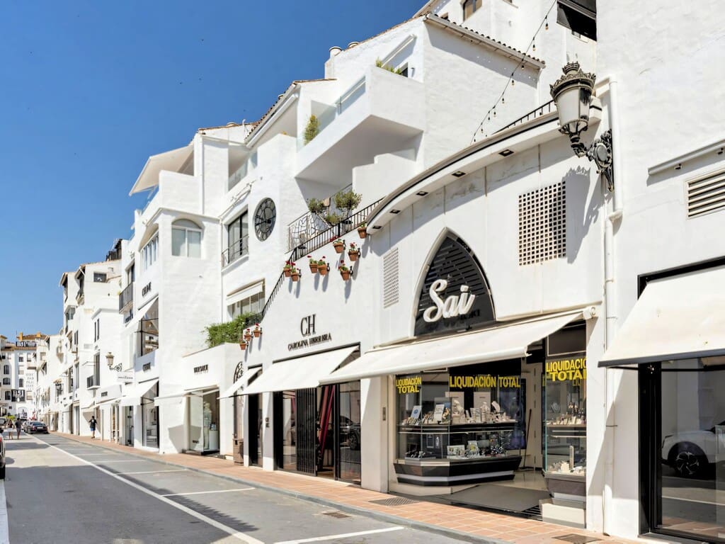 2 Zimmer Apartment zu verkaufen in Puerto Banus mit Garage - 500.000 € (Ref: 9931257)