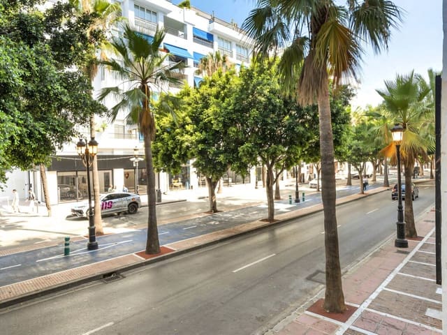 2 quarto Apartamento para venda em Puerto Banus, Marbella com garagem - 500 000 € (Ref: 9931257)