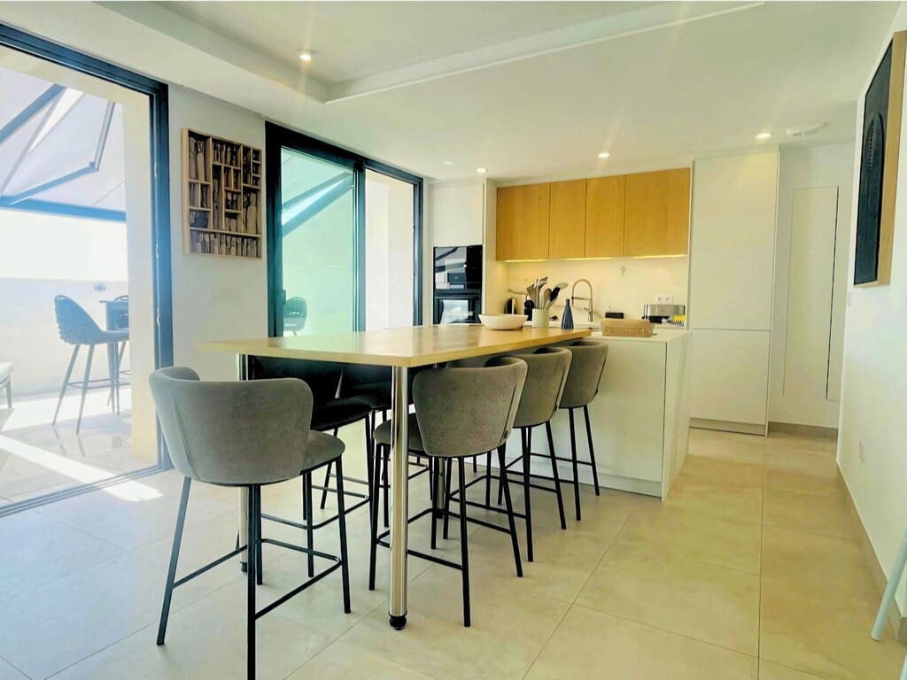 3 slaapkamer Penthouse te koop in Fuengirola met zwembad garage - € 1.599.000 (Ref: 9931258)