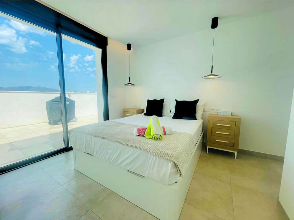 3 slaapkamer Penthouse te koop in Fuengirola met zwembad garage - € 1.599.000 (Ref: 9931258)