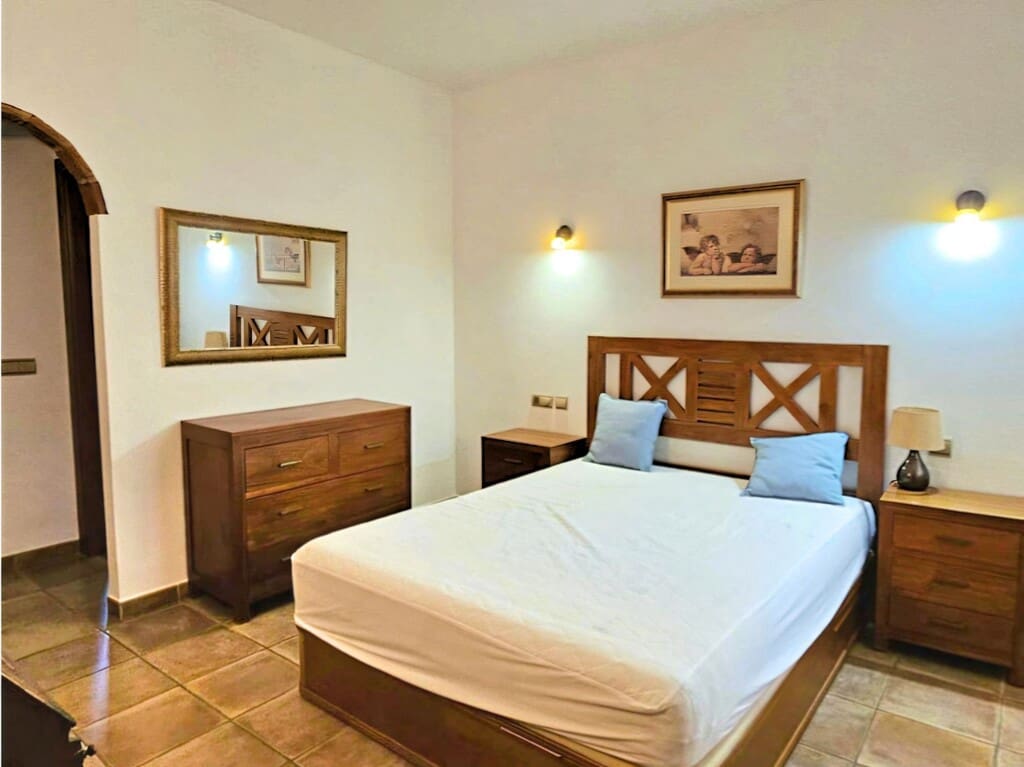 5 Zimmer Villa zu verkaufen in Los Monteros mit Garage - 890.000 € (Ref: 9933650)