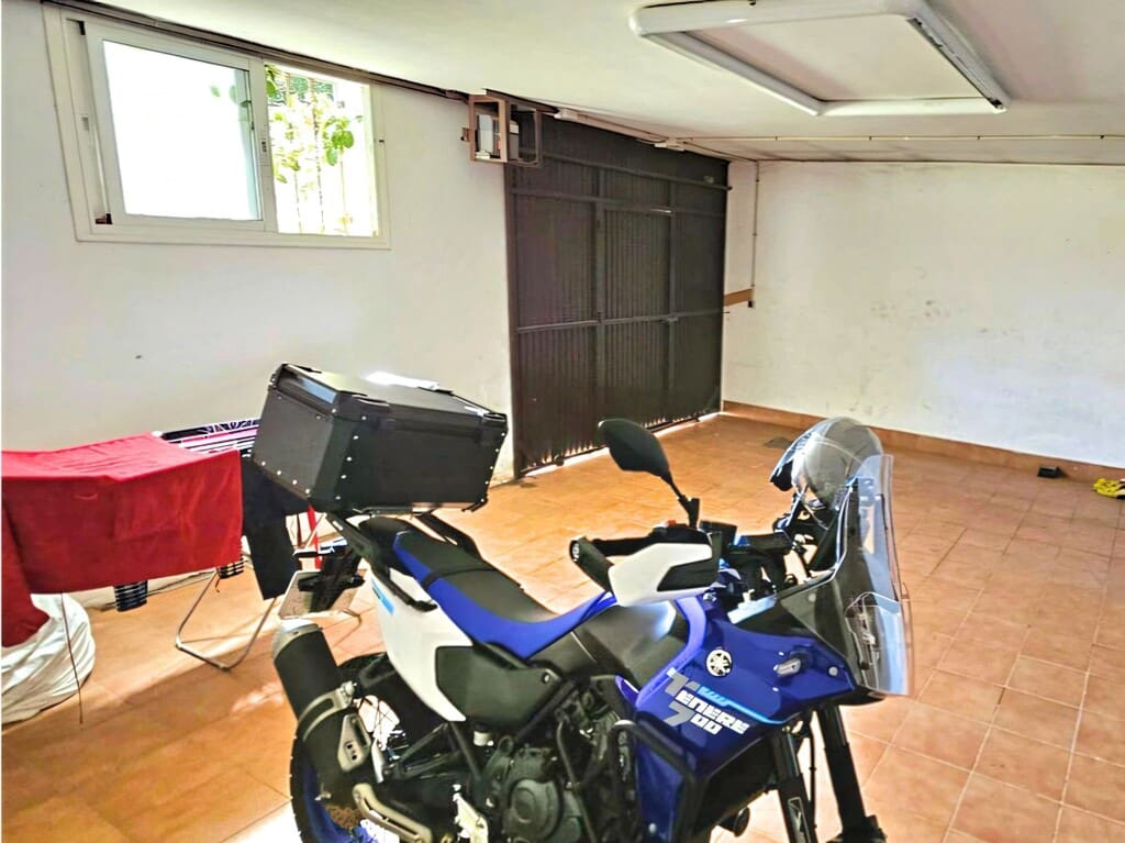 5 Zimmer Villa zu verkaufen in Los Monteros mit Garage - 890.000 € (Ref: 9933650)