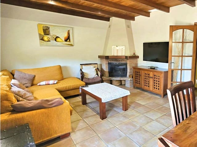 5 soverom Villa til salgs i Los Monteros, Marbella med garasje - € 890 000 (Ref: 9933650)