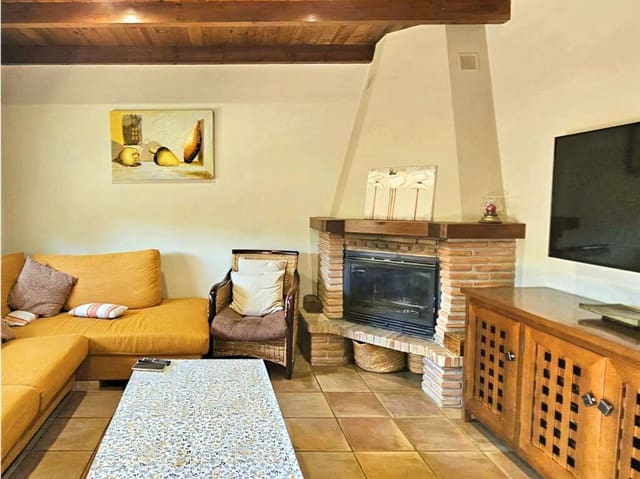 5 soverom Villa til salgs i Los Monteros, Marbella med garasje - € 890 000 (Ref: 9933650)