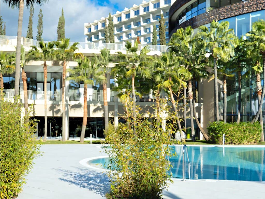 3 sypialnia Penthouse na sprzedaż w Fuengirola z basenem garażem - 845 000 € (Ref: 9935958)