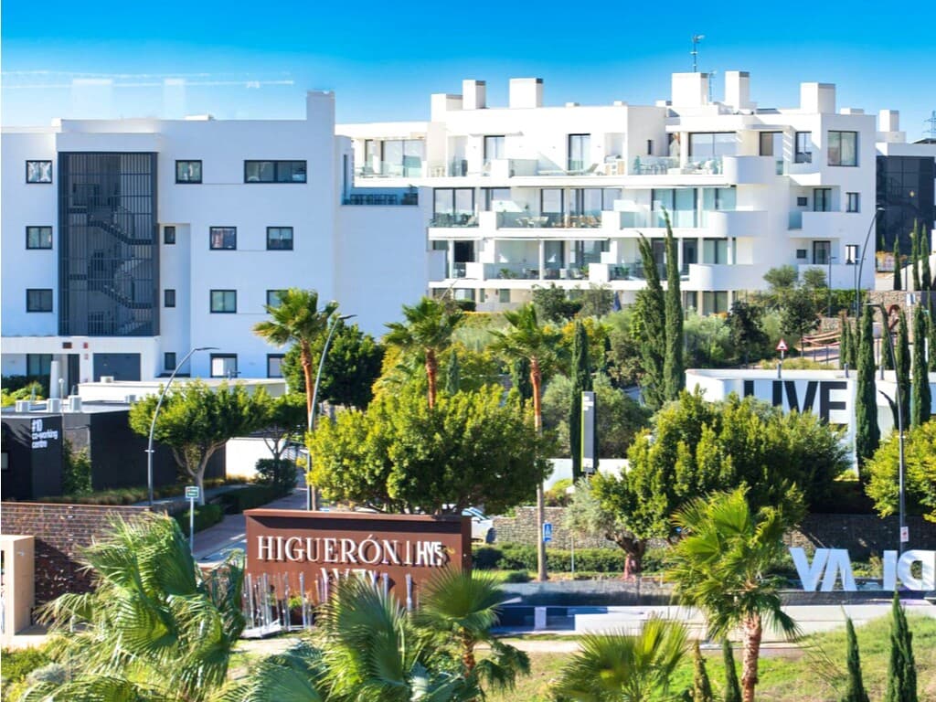 3 sypialnia Penthouse na sprzedaż w Fuengirola z basenem garażem - 845 000 € (Ref: 9935958)