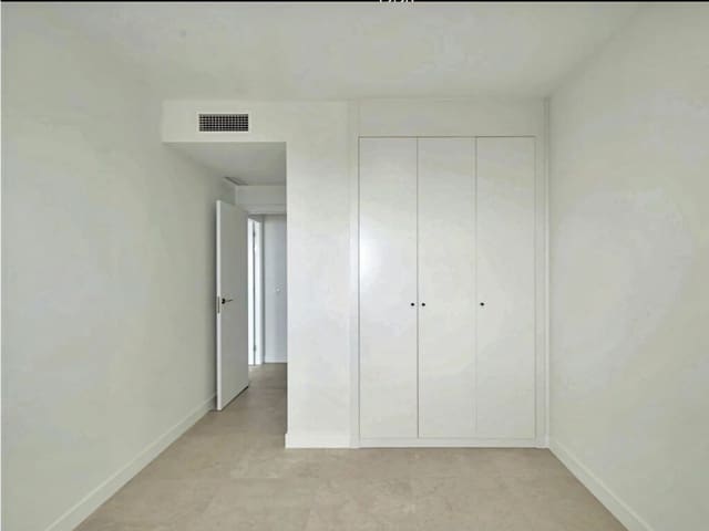 2 soverom Leilighet til salgs i Benalmádena med svømmebasseng garasje - € 439 000 (Ref: 9935960)