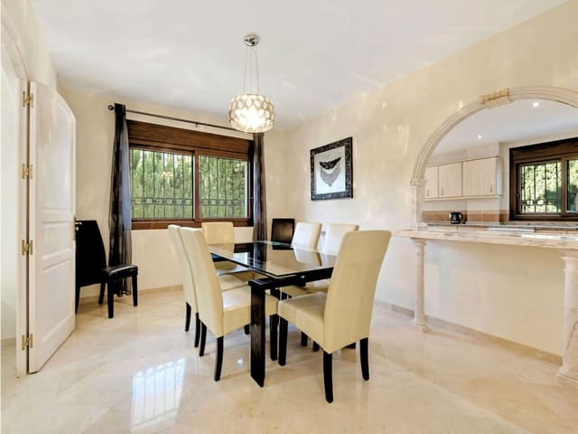 5 slaapkamer Villa te koop in Estepona met zwembad garage - € 1.399.000 (Ref: 9937578)