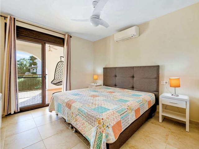 5 slaapkamer Villa te koop in Estepona met zwembad garage - € 1.399.000 (Ref: 9937578)