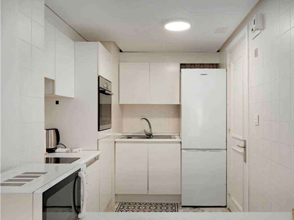 1 soverom Leilighet til salgs i Golden Mile med svømmebasseng garasje - € 495 000 (Ref: 9937580)