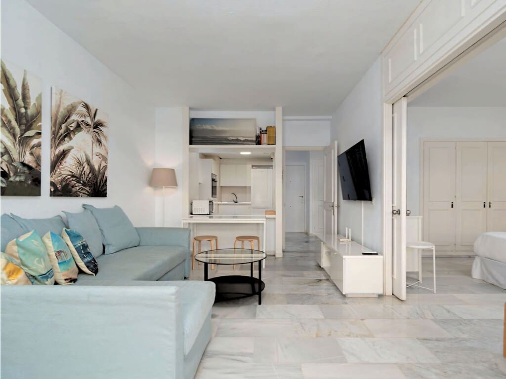 1 soverom Leilighet til salgs i Golden Mile med svømmebasseng garasje - € 495 000 (Ref: 9937580)