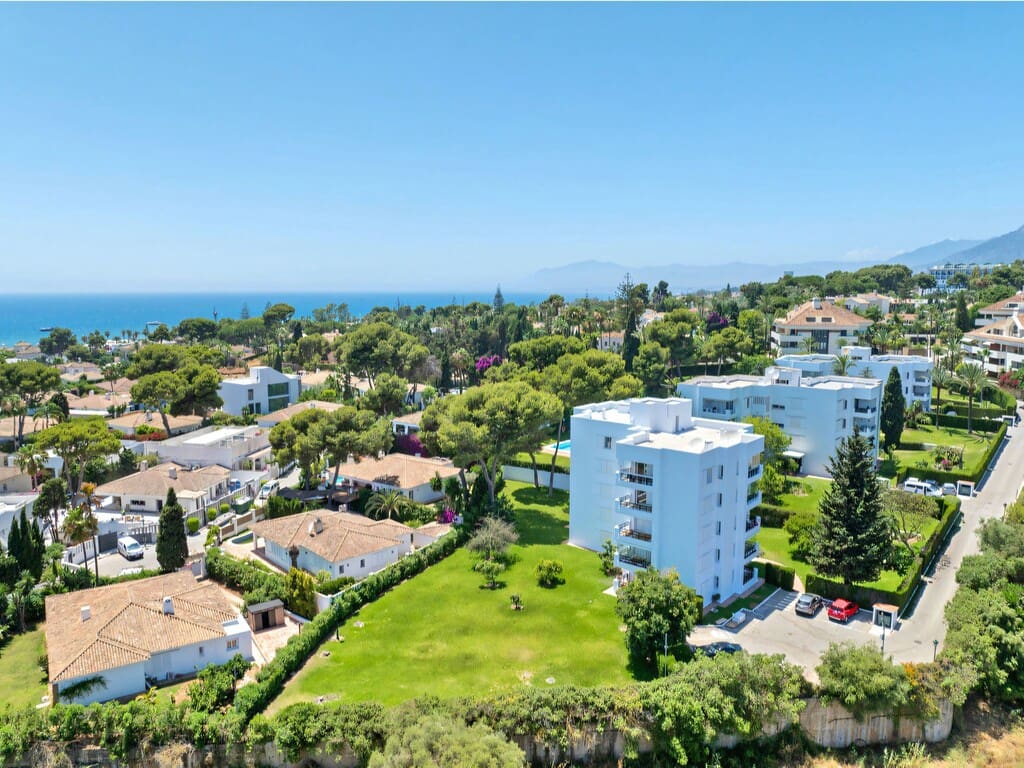 3 quarto Penthouse para venda em Los Monteros com piscina garagem - 1 695 000 € (Ref: 9939484)