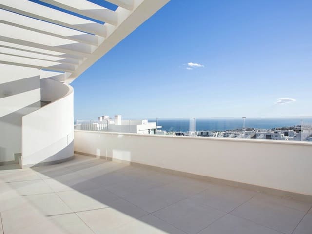 2 bedroom Penthouse for sale in Fuengirola with pool - € 850,000 (Ref: 9939485)