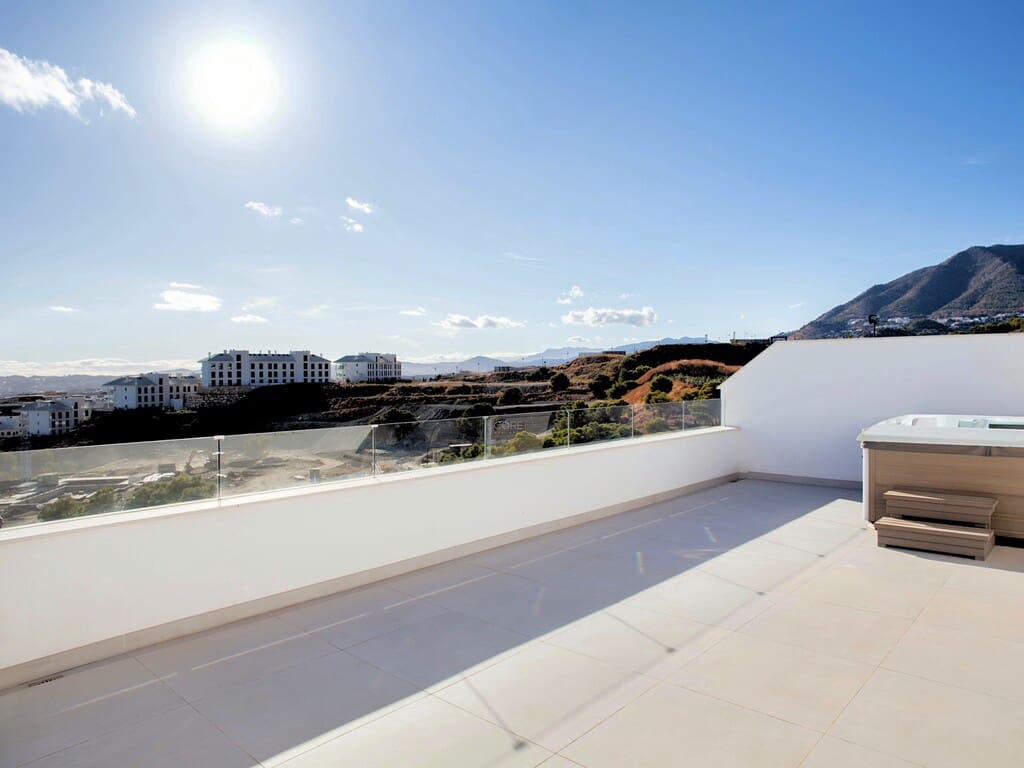 2 chambre Penthouse à vendre à Fuengirola avec piscine - 850 000 € (Ref: 9939485)