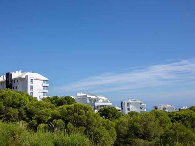 2 bedroom Penthouse for sale in Fuengirola with pool - € 850,000 (Ref: 9939485)