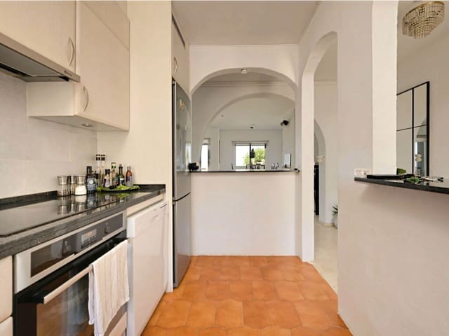 2 bedroom Villa for sale in Benalmádena with garage - € 825,000 (Ref: 9941786)