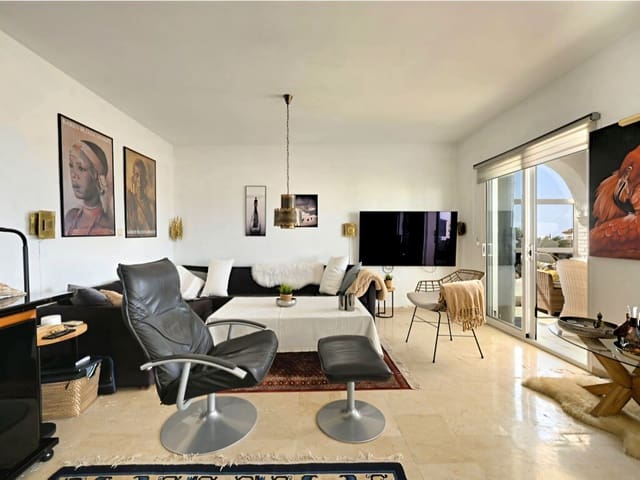2 bedroom Villa for sale in Benalmádena with garage - € 825,000 (Ref: 9941786)