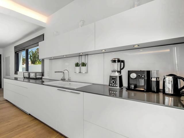 6 chambre Villa/Maison à vendre à Las Chapas, Marbella avec piscine garage - 6 500 000 € (Ref: 9941788)