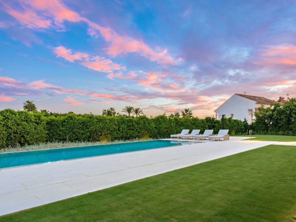 5 soveværelse Villa til salg i Golden Mile med swimmingpool garage - € 11.300.000 (Ref: 9943382)