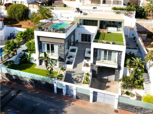 5 soveværelse Villa til salg i Torrenueva, Mijas med swimmingpool garage - € 1.795.000 (Ref: 9945305)