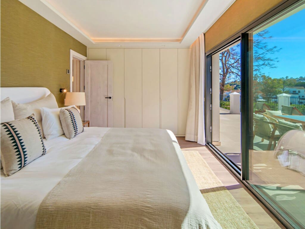 5 quarto Moradia para venda em Nueva Andalucia com piscina garagem - 5 995 000 € (Ref: 9945306)