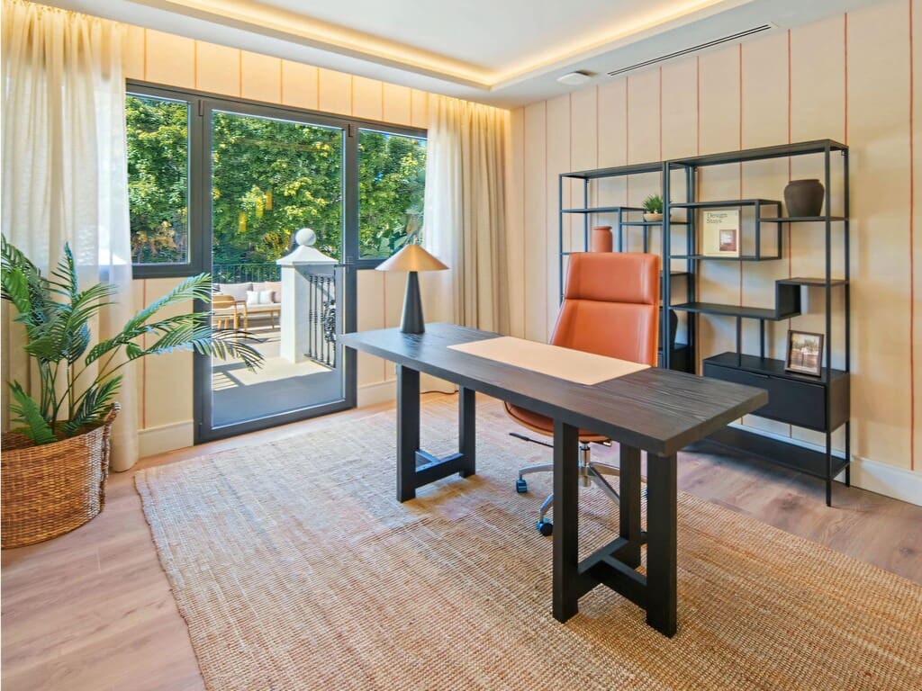 5 quarto Moradia para venda em Nueva Andalucia com piscina garagem - 5 995 000 € (Ref: 9945306)
