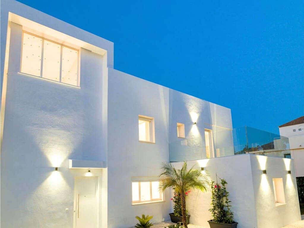 6 quarto Moradia para venda em Nueva Andalucia com piscina garagem - 2 400 000 € (Ref: 9947351)