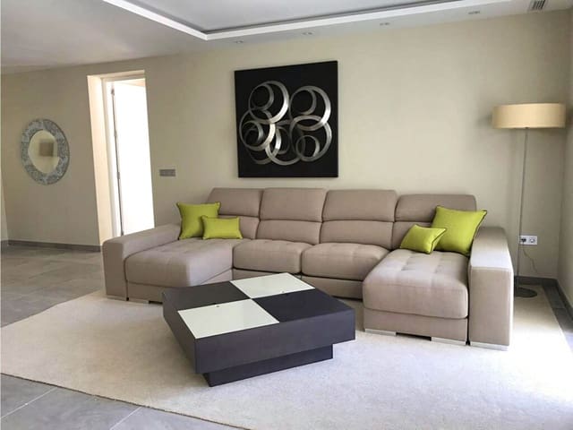 6 quarto Moradia para venda em Nueva Andalucia, Marbella com piscina garagem - 2 400 000 € (Ref: 9947351)