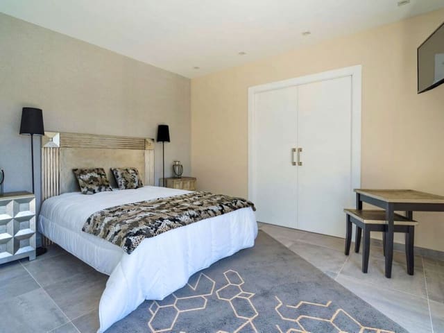 6 quarto Moradia para venda em Nueva Andalucia, Marbella com piscina garagem - 2 400 000 € (Ref: 9947351)