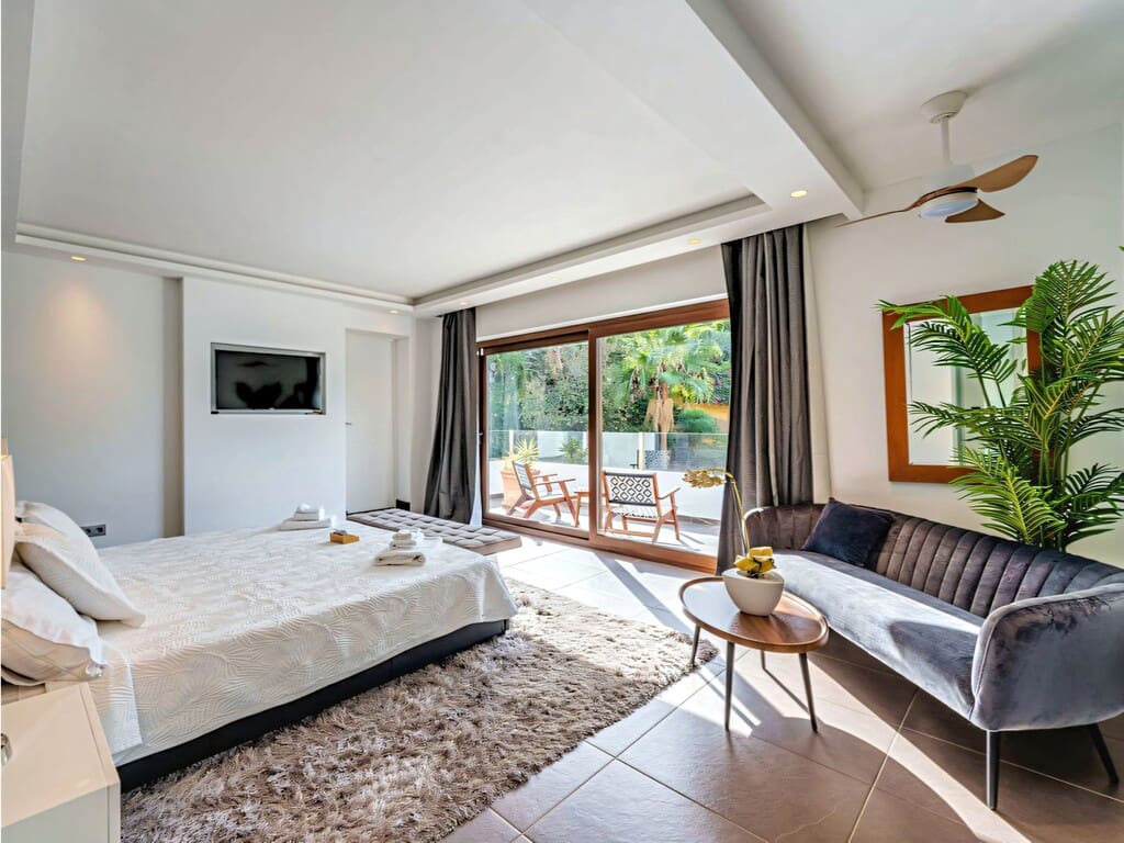 Chalet de 5 habitaciones en El Rosario en venta con piscina garaje - 2.590.000 € (Ref: 9949291)