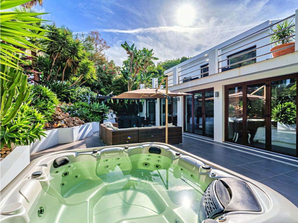 Chalet de 5 habitaciones en El Rosario en venta con piscina garaje - 2.590.000 € (Ref: 9949291)