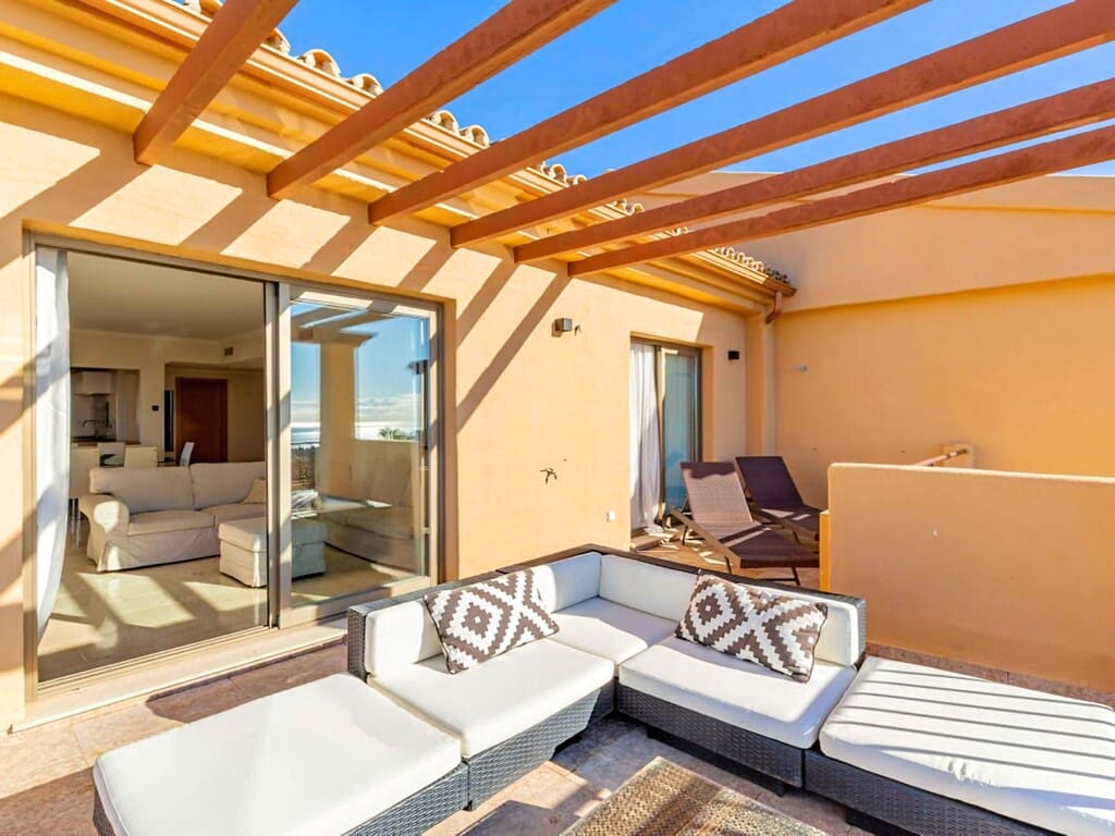2 Zimmer Penthouse zu verkaufen in Benahavis mit Pool Garage - 630.000 € (Ref: 9949292)