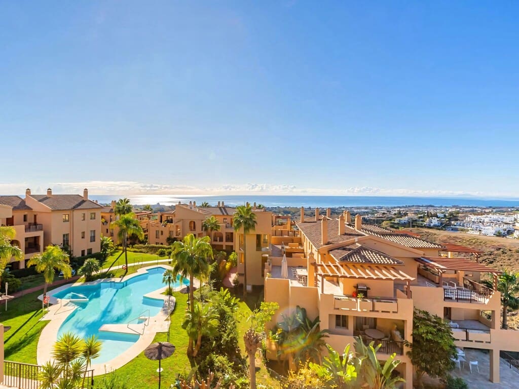 2 Zimmer Penthouse zu verkaufen in Benahavis mit Pool Garage - 630.000 € (Ref: 9949292)