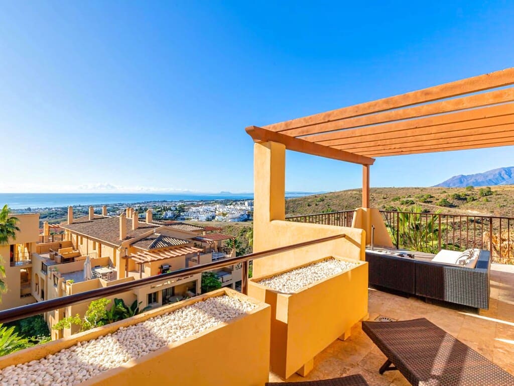 2 Zimmer Penthouse zu verkaufen in Benahavis mit Pool Garage - 630.000 € (Ref: 9949292)